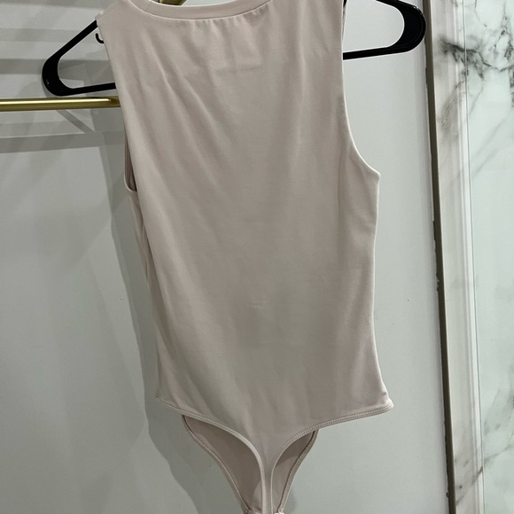 Women's Sleeveless Top - Beige - Picture 2 of 4